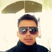  ,   Hayot, 32 ,   