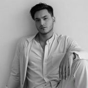  ,  Zufar, 33