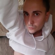  ,  Danya, 23