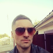  ,  Nikolas, 32