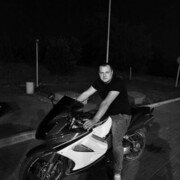 ,  Viktor, 29