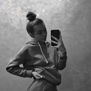  ,  Anna, 24