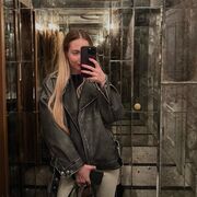  -,   , 27 ,     , c 