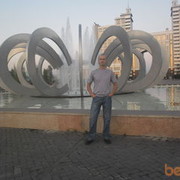  ,   Viktor, 50 ,  