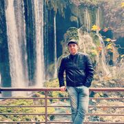  ,   Valentin, 34 ,   