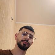  ,  Ali, 25