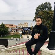  ,  Valentin, 25