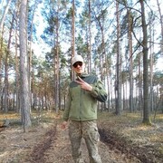  ,  Dima, 32