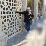 ,   Roxana, 54 ,  