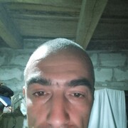  ,   Artur, 42 ,   ,   