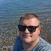  ,  Nik, 27
