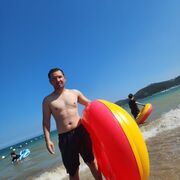  ,  Doniyor, 33