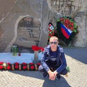  ,  Petru, 37