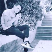  ,  Rewid, 27