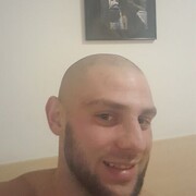  ,   Artur, 32 ,   ,   