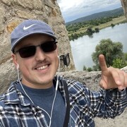  ,  Andrey, 25