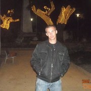  ,   Tomas, 40 ,   ,   , c 