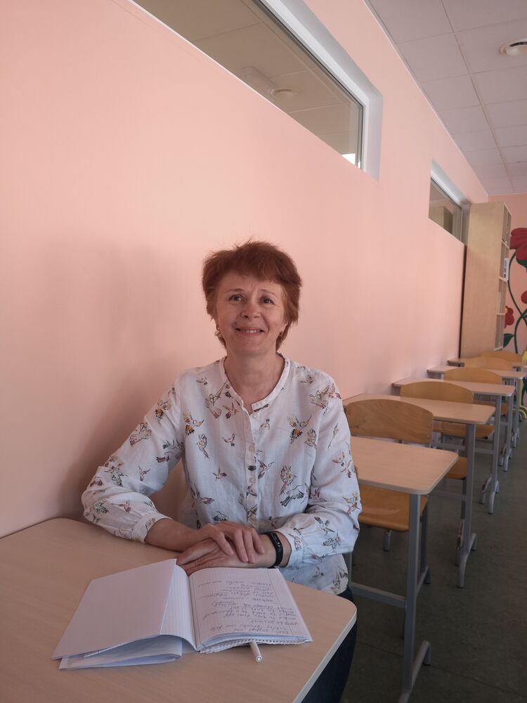  53049930  Jelena, 65 ,    