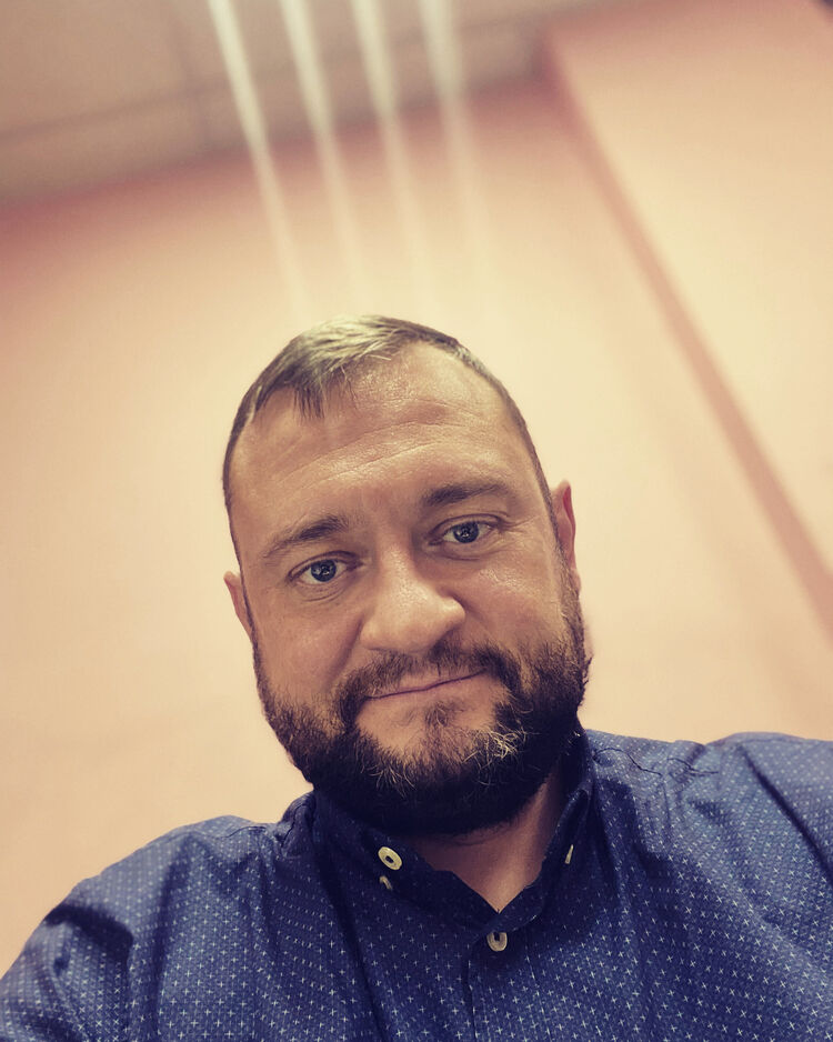  31859810  , 42 ,    