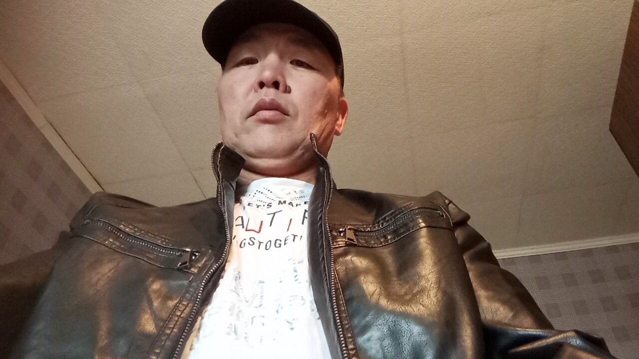  51248300  Eldiar, 43 ,    