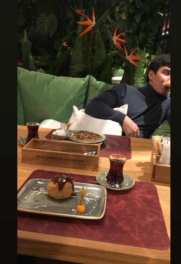  ,   Albek, 32 ,  