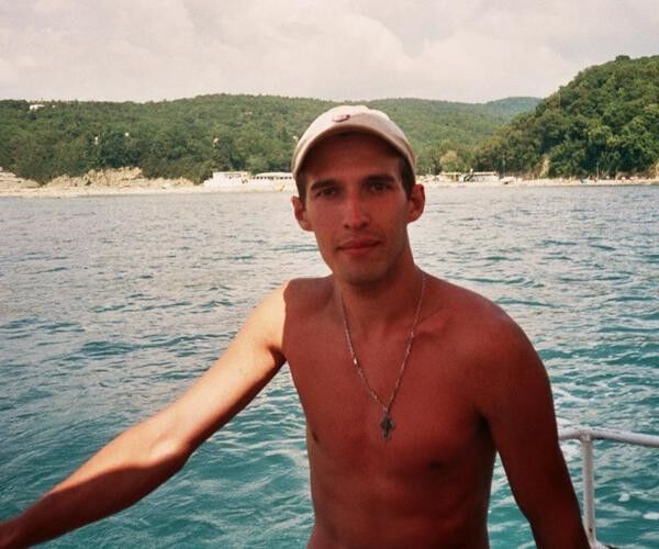  ,   Alex, 39 ,   