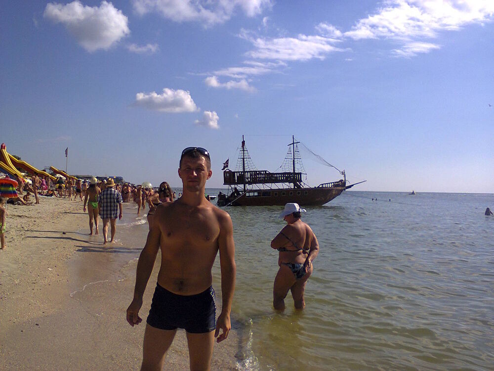  6565950  Alex, 41 ,    