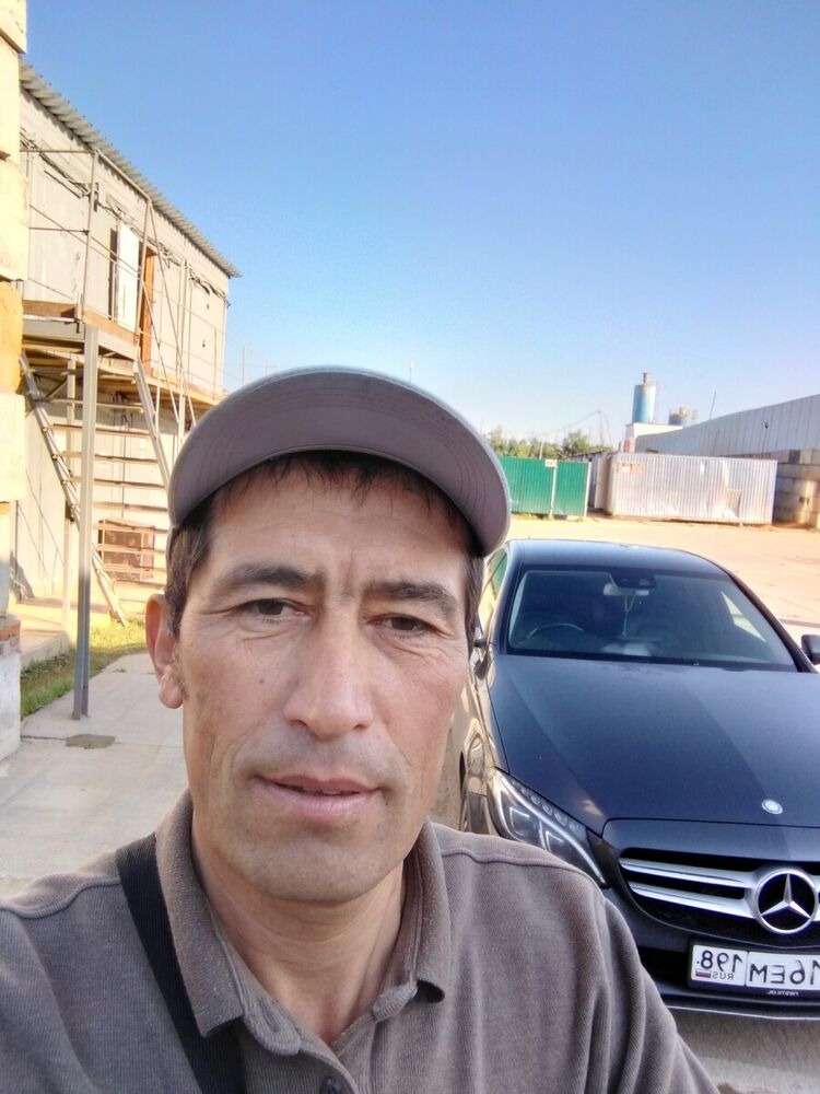  21186450  Abdumalik, 49 ,    
