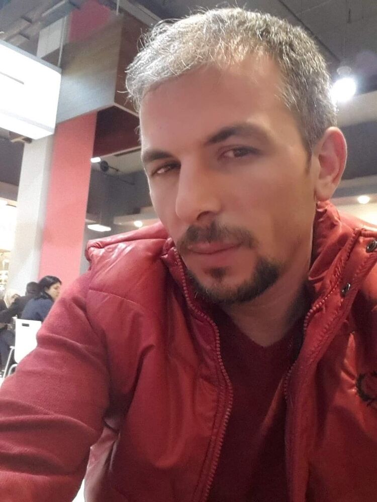  ,   Mustafa, 42 ,   ,   , c 