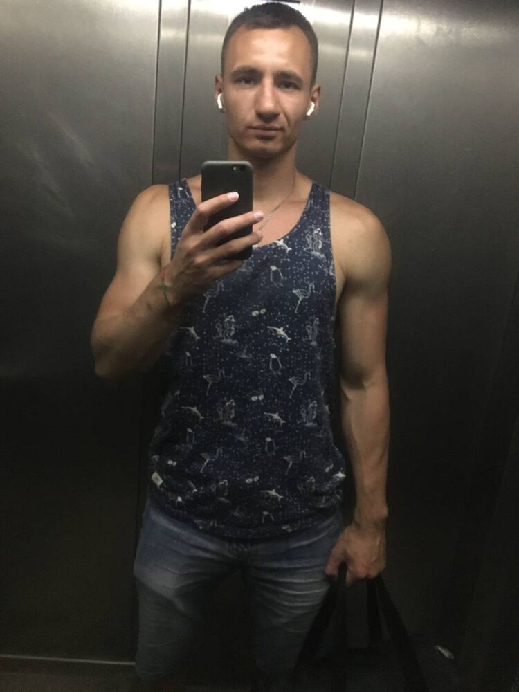  39058880  Alex, 24 ,    -