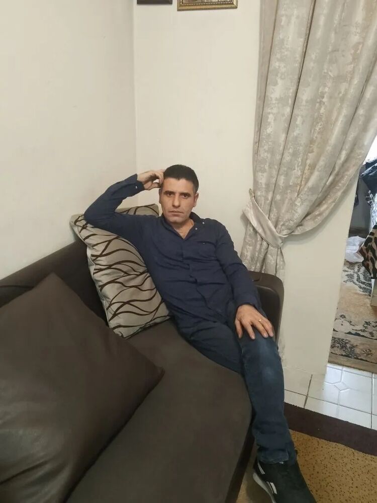  ,   Akop, 42 ,   ,   