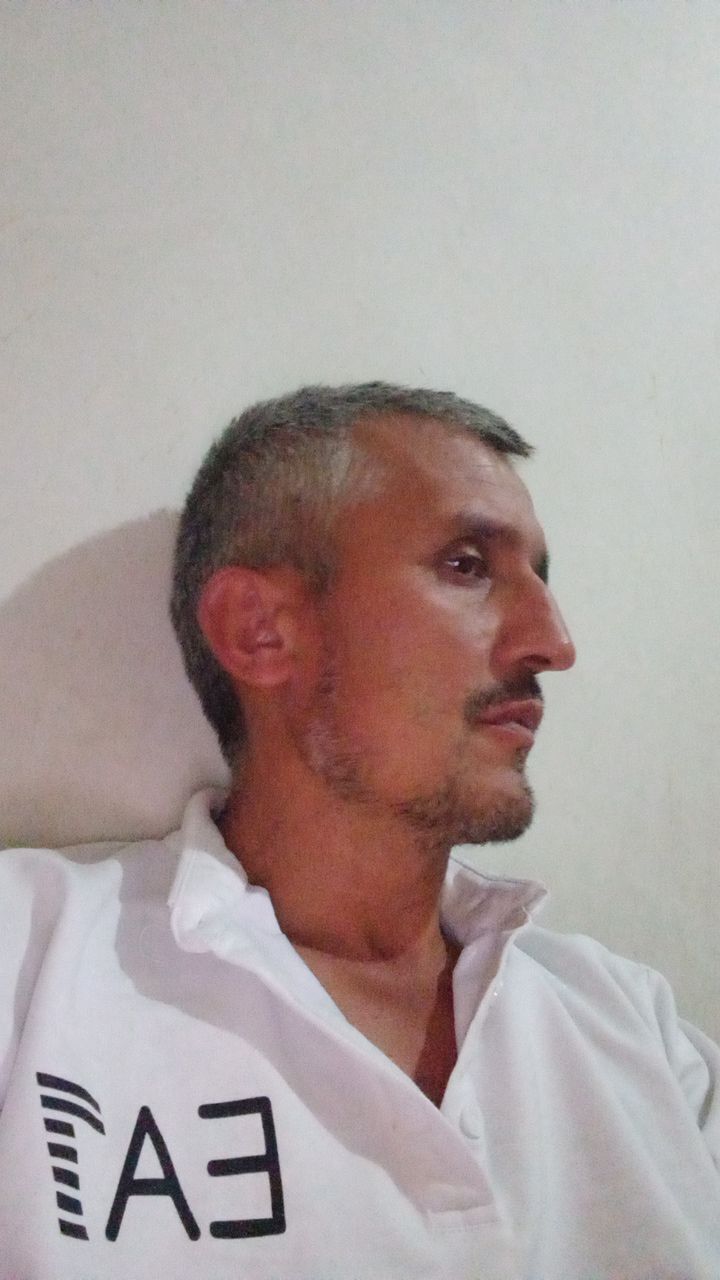  44962360  Komil, 43 ,    