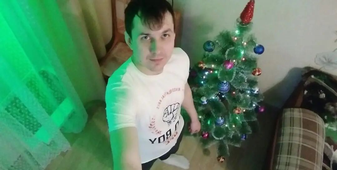  27082590  Nikita, 32 ,    