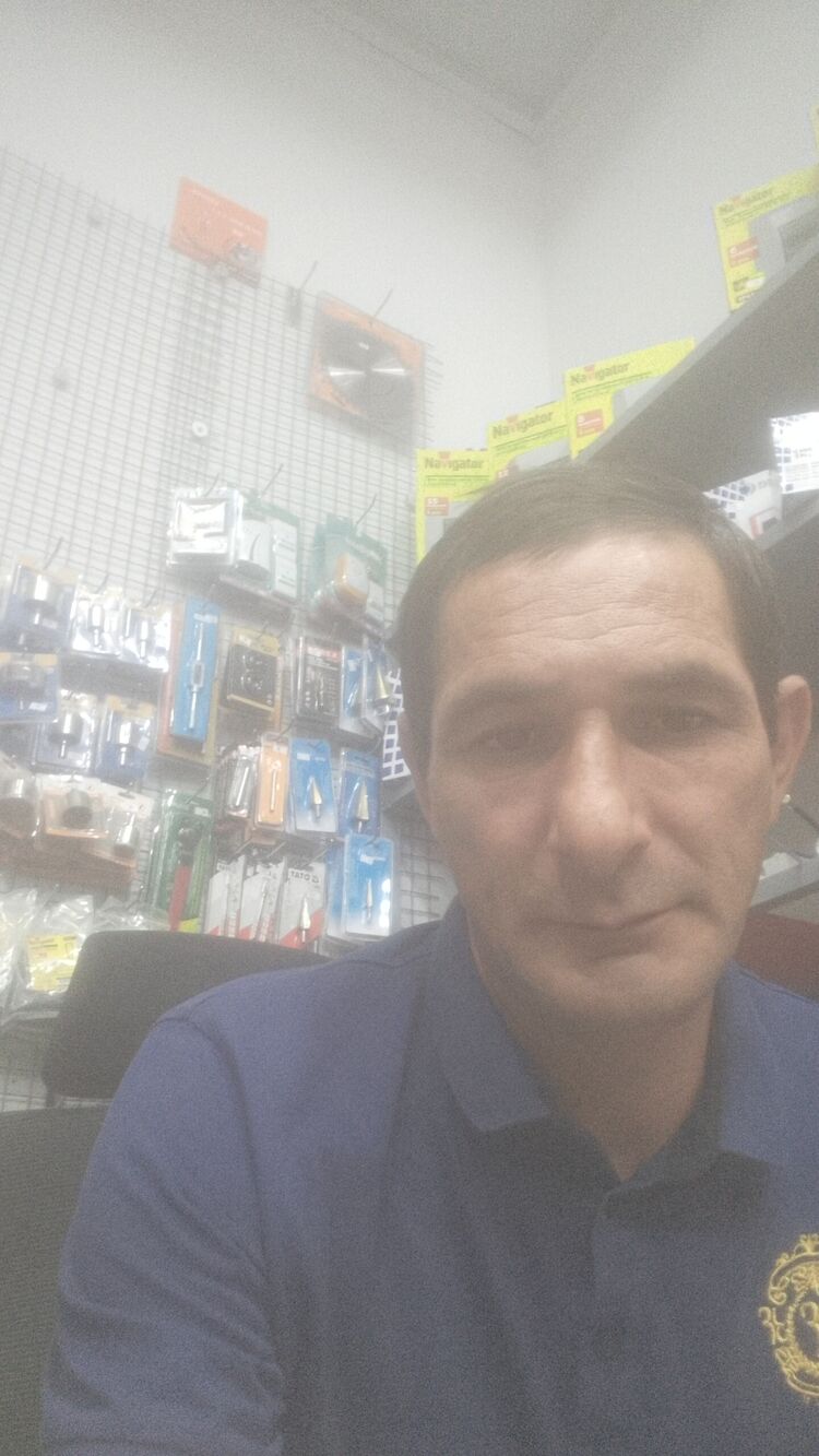  43056780  Lyova, 43 ,    