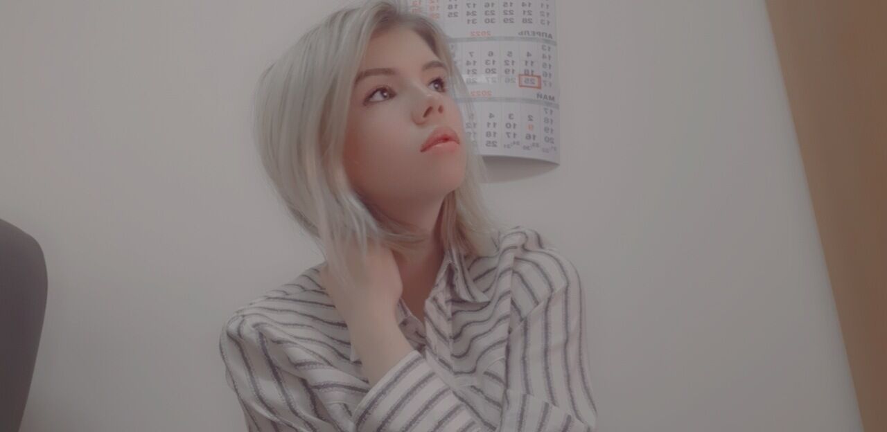  ,   Veronika, 21 ,   ,   