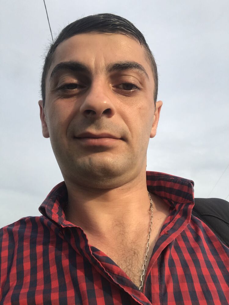  39647780  Zaza, 33 ,    