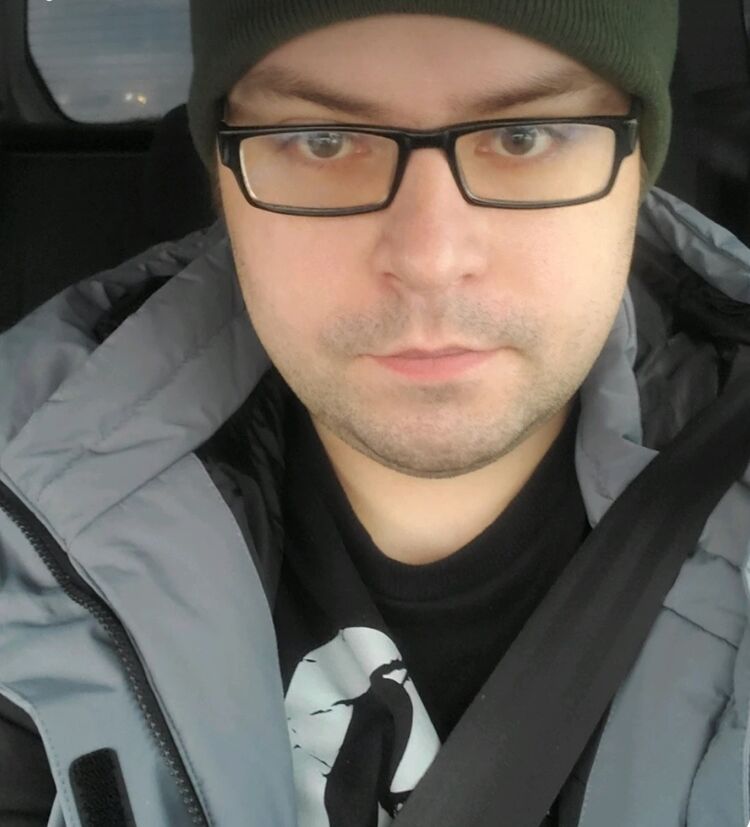  40775620  Mikhail, 34 ,    