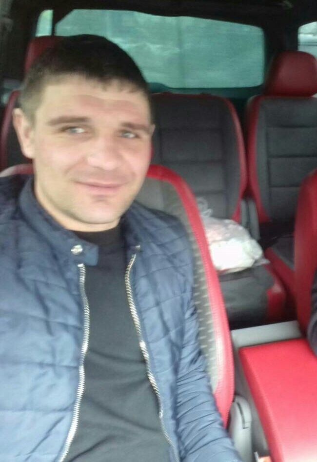  13498440  Andrei, 38 ,    