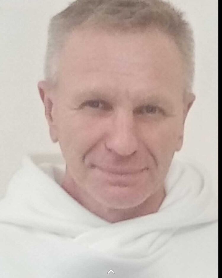  42359570  Sergey, 56 ,    