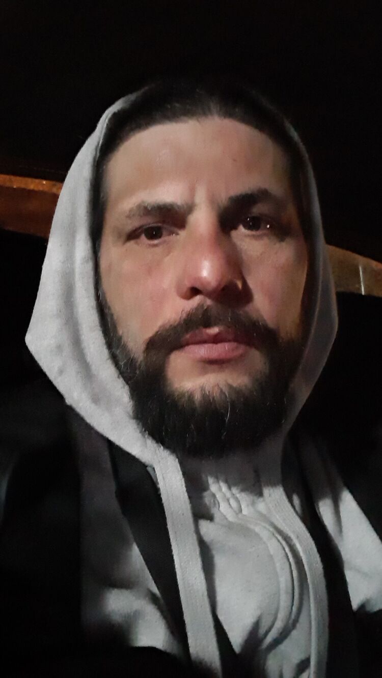  25139730  Irakli, 39 ,    Bytom