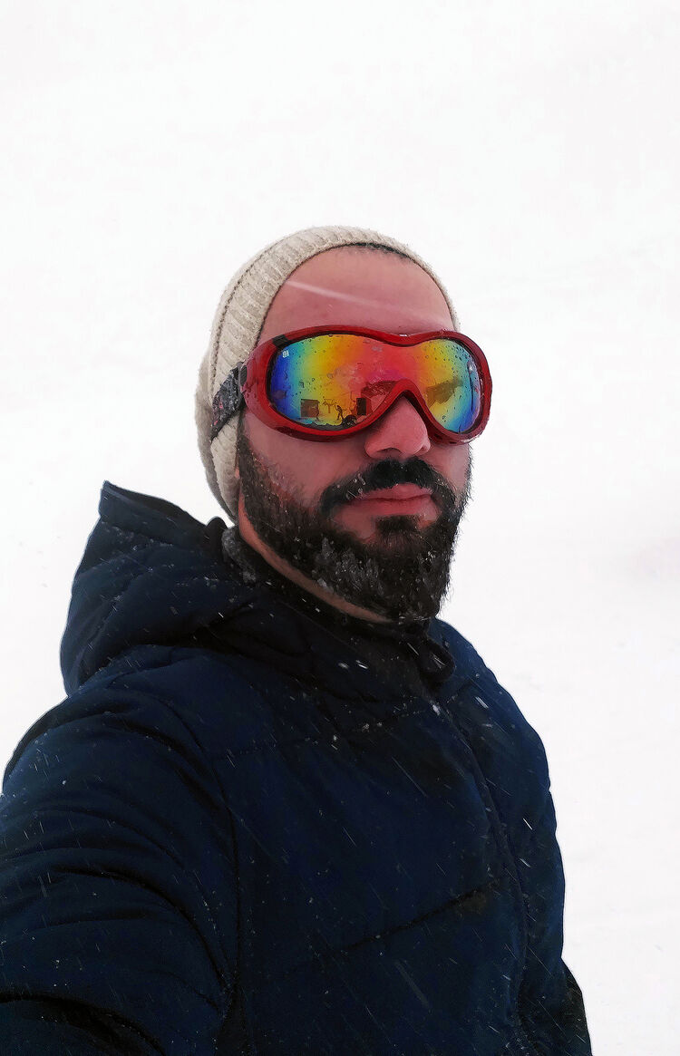  53771790  Necip, 33 ,    