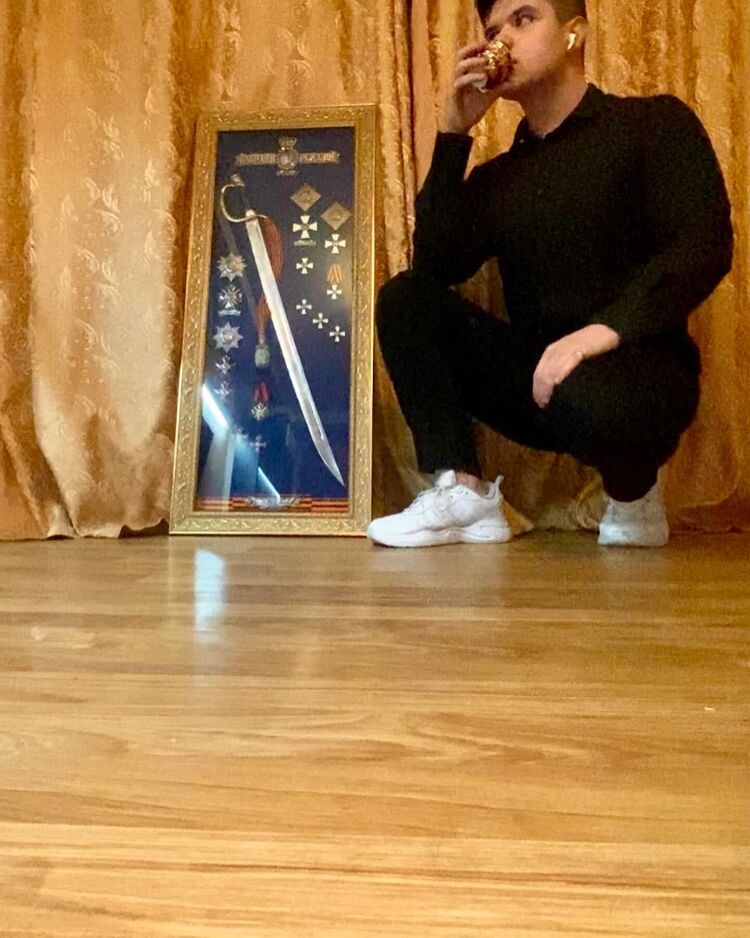  27078610  , 21 ,    --