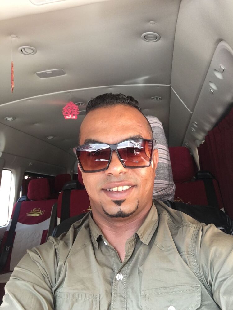  24917410  Wael wael, 37 ,    