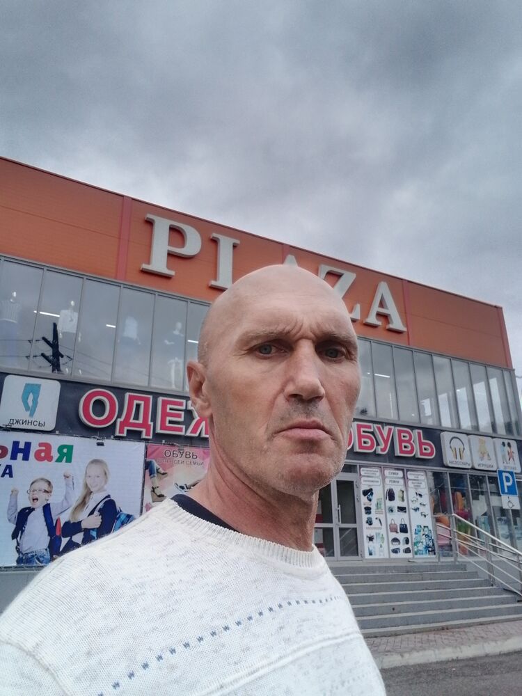  37006750  Ruslan, 53 ,    