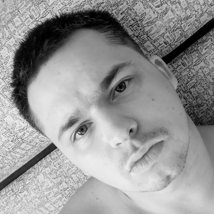  38145170  Yury, 31 ,    