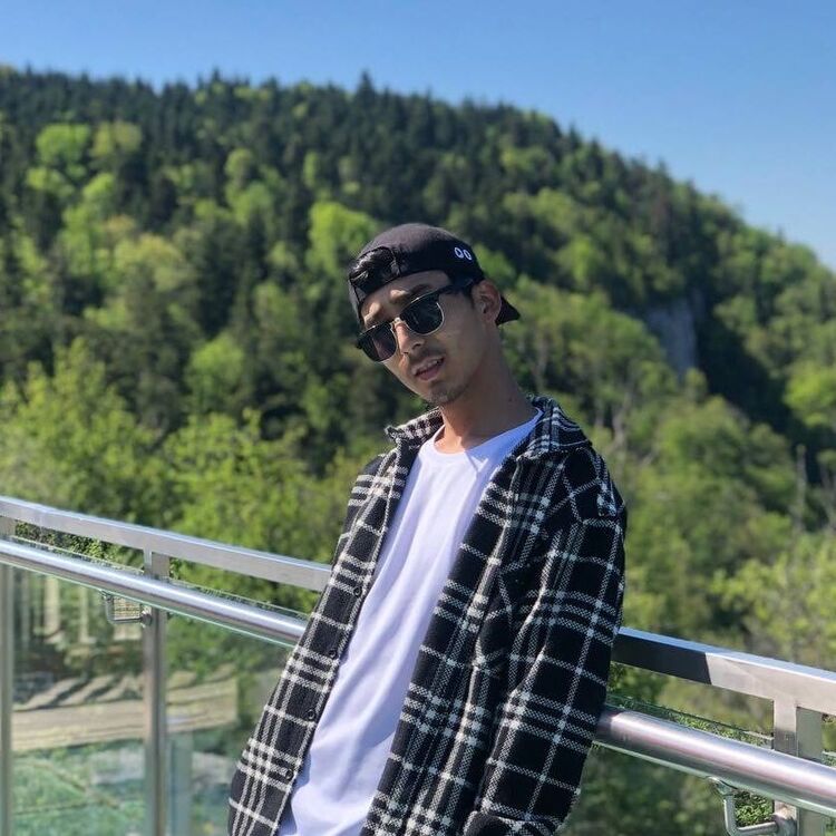 37559190  Huseyin, 25 ,    