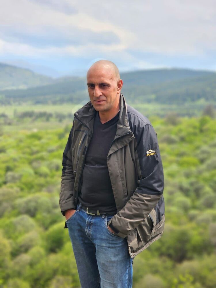  ,   Hayk, 38 ,   ,   