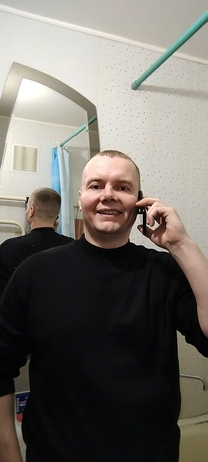  40944040  Ivan, 37 ,    