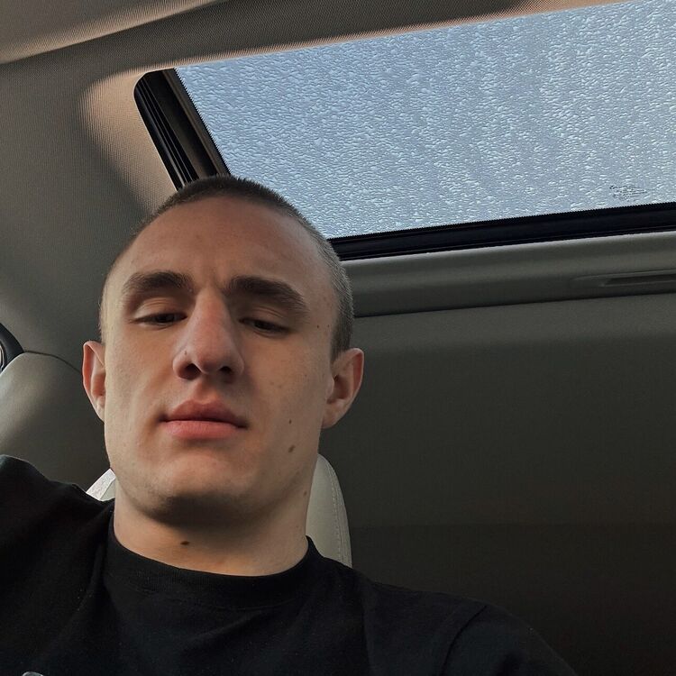  52986270  Vladislav, 22 ,    