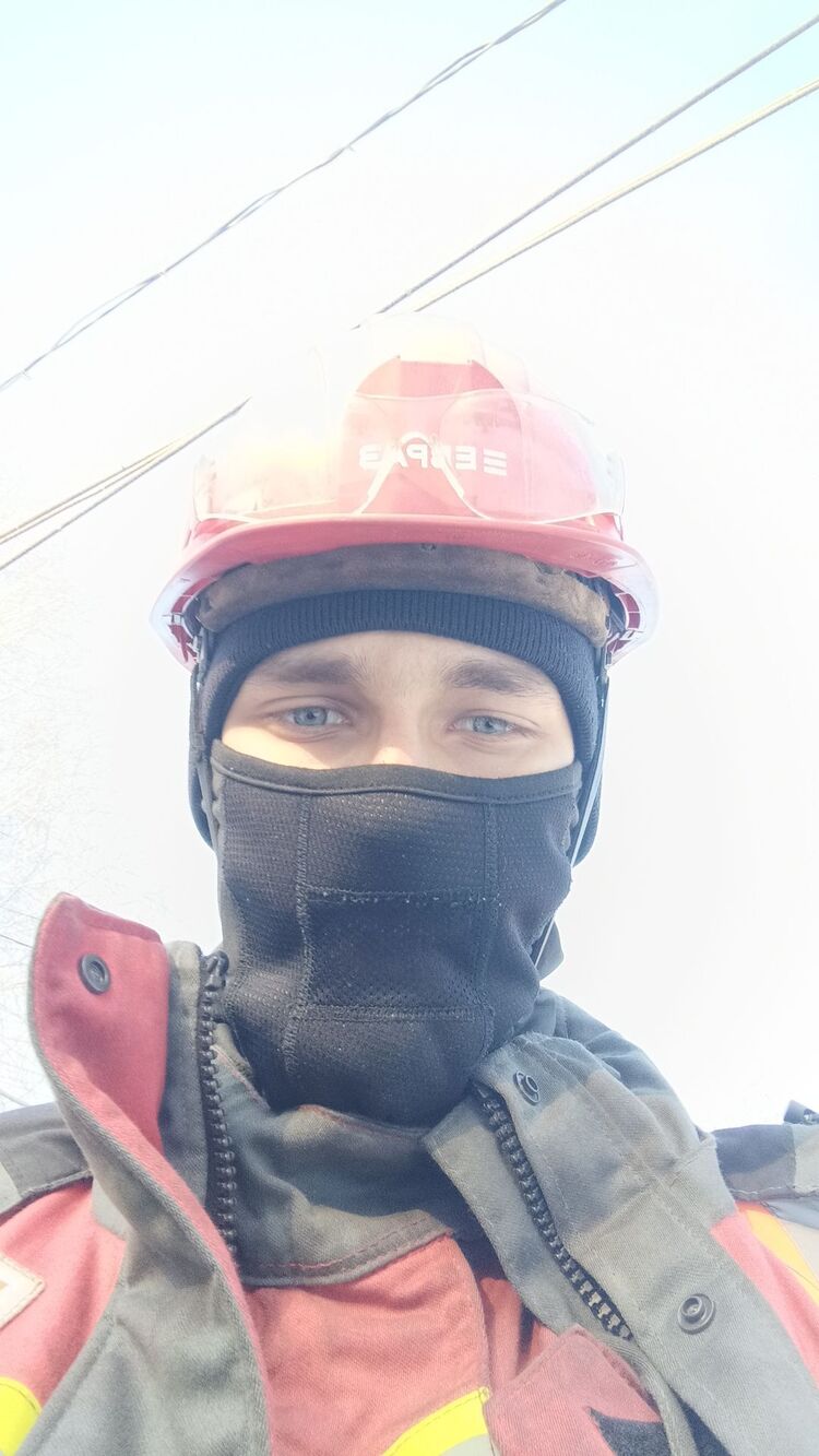  47927920  Grigory, 24 ,    